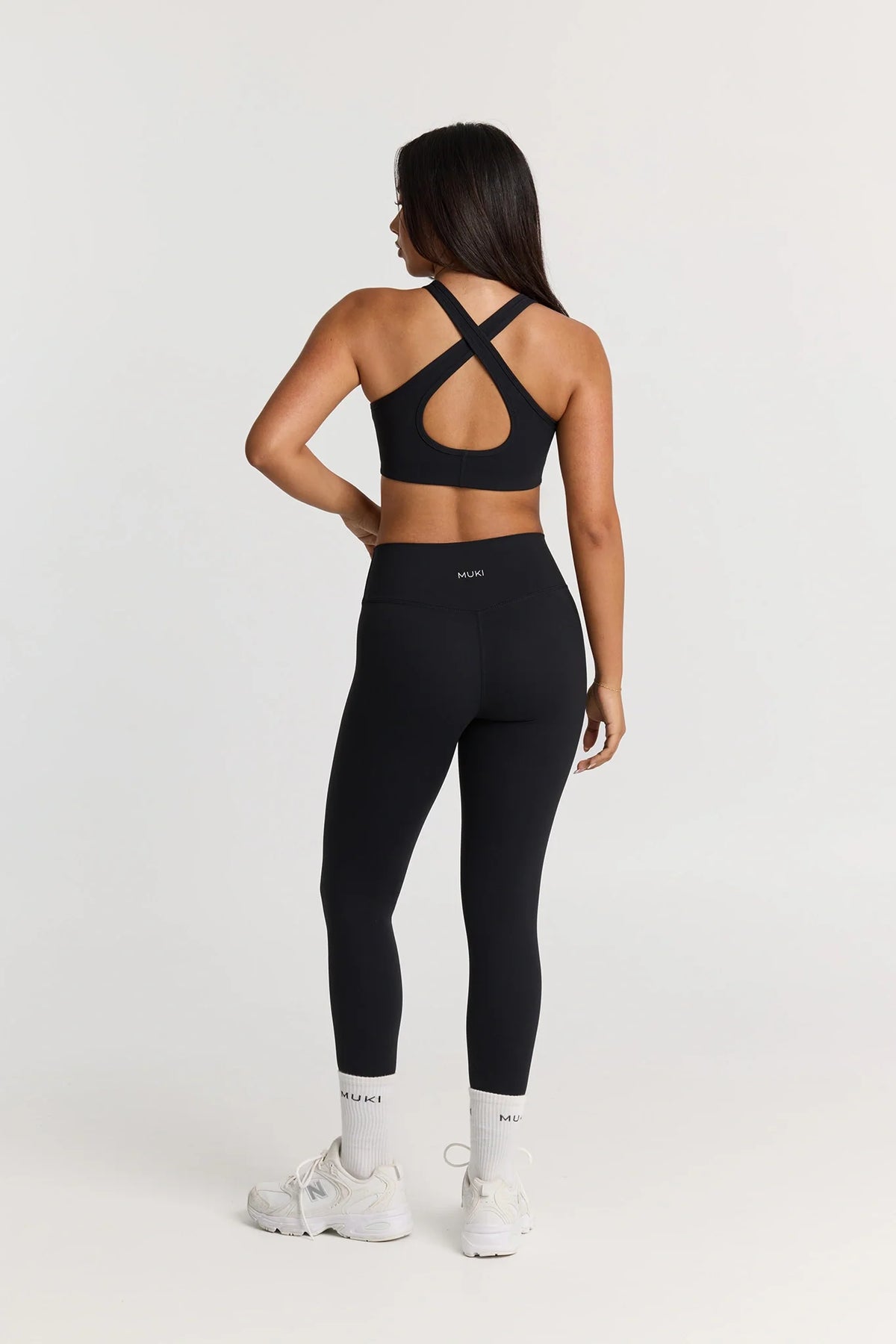 Sculpt Crossback High Sports Bra in Black — image 4