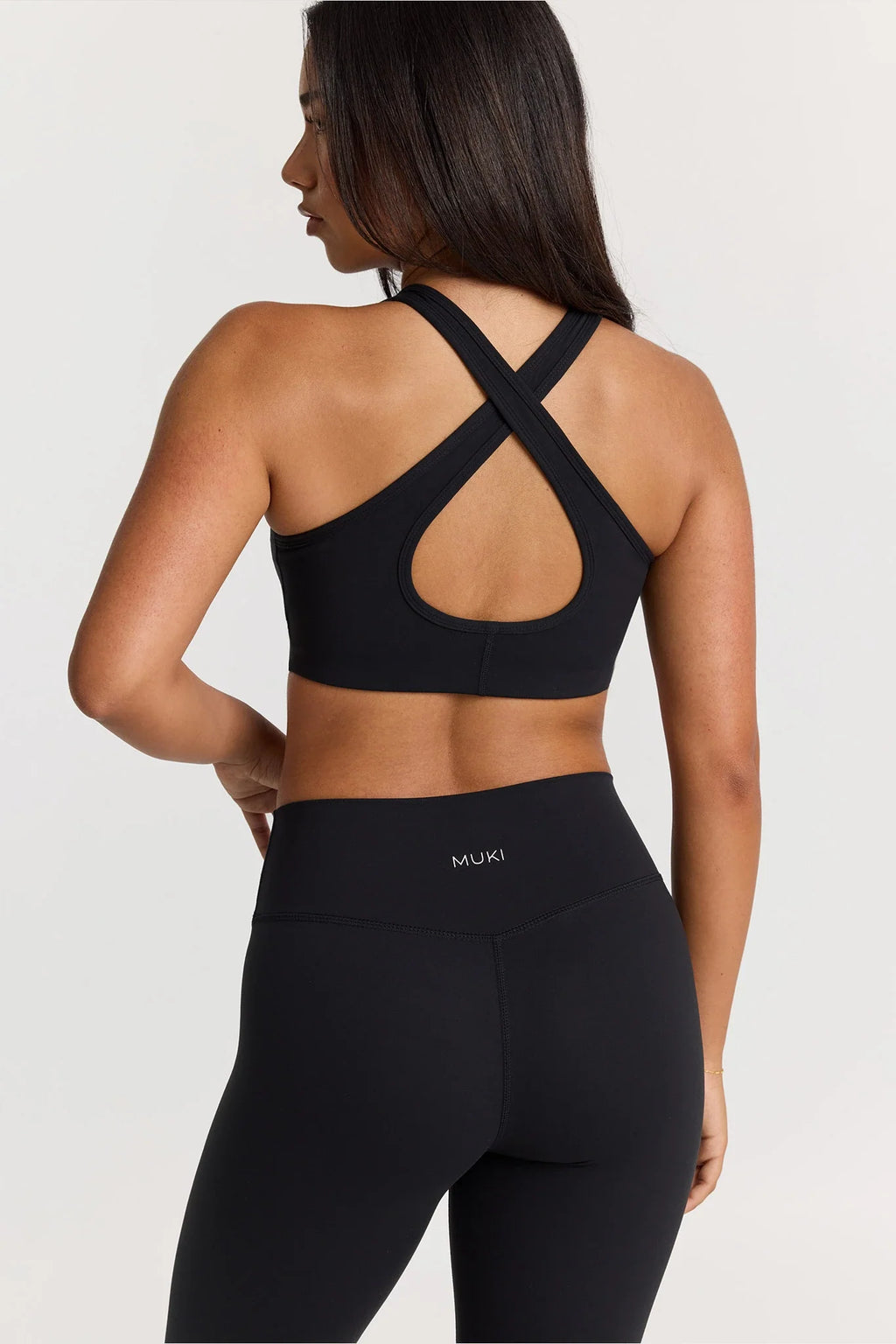 Sculpt Crossback High Sports Bra in Black — image 5
